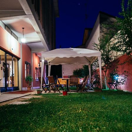 Albergo Soliani Fabbrico Exterior foto