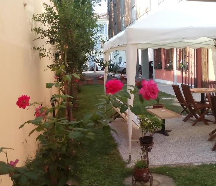Albergo Soliani Fabbrico Exterior foto