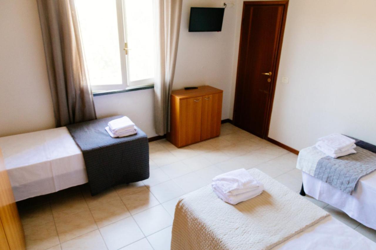 Albergo Soliani Fabbrico Exterior foto